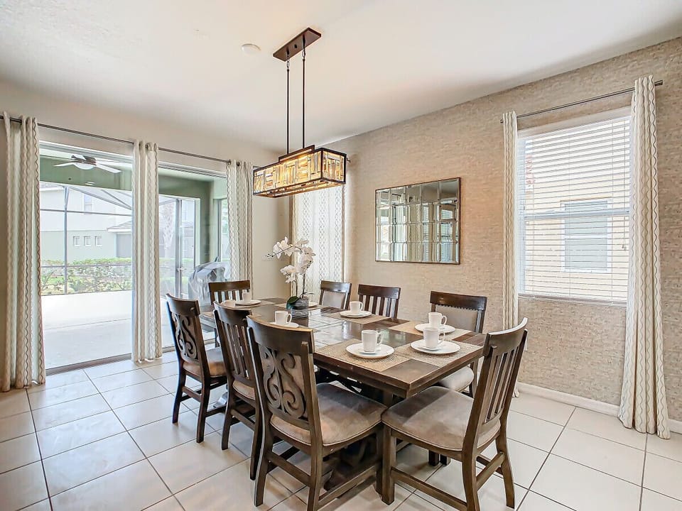Bright, spacious and cozy living and dining room
