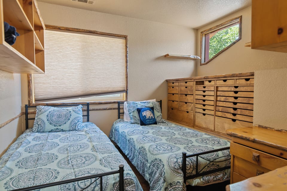 Sixth Bedroom