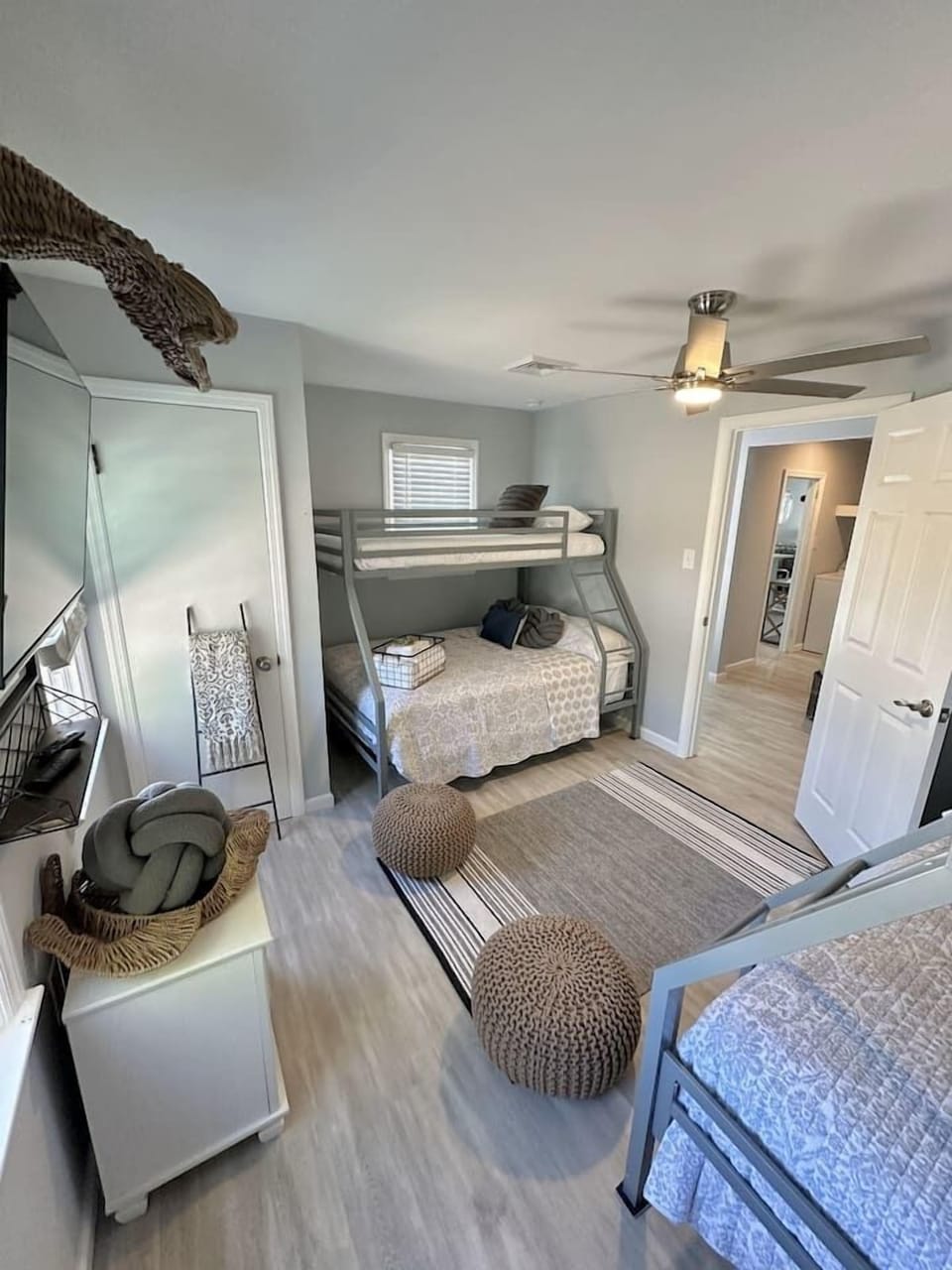 Back bedroom 