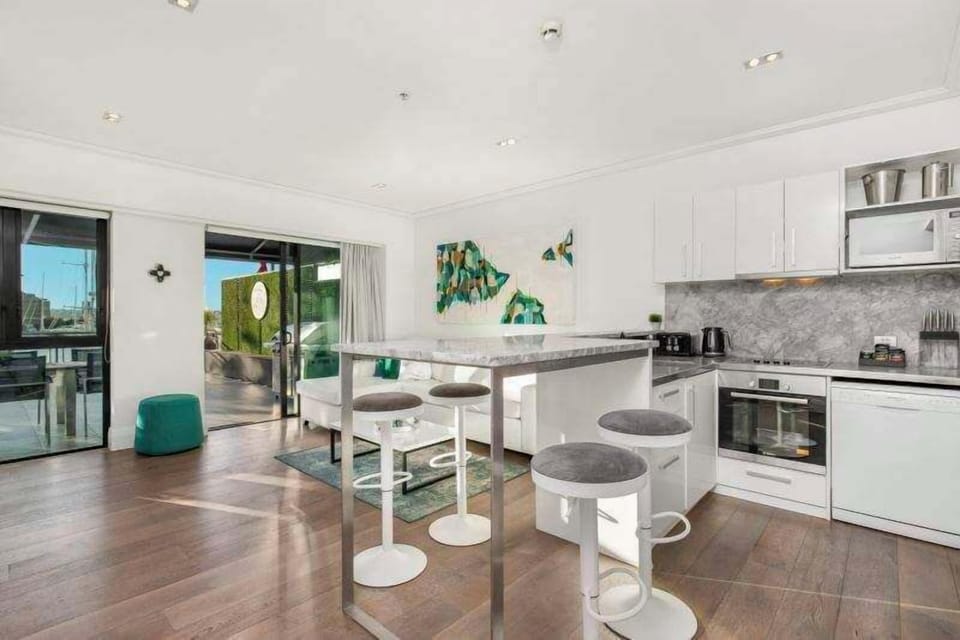 Luxury Apartment, Balcony, Marina View | Living area | Smart TV, Netflix, streaming services