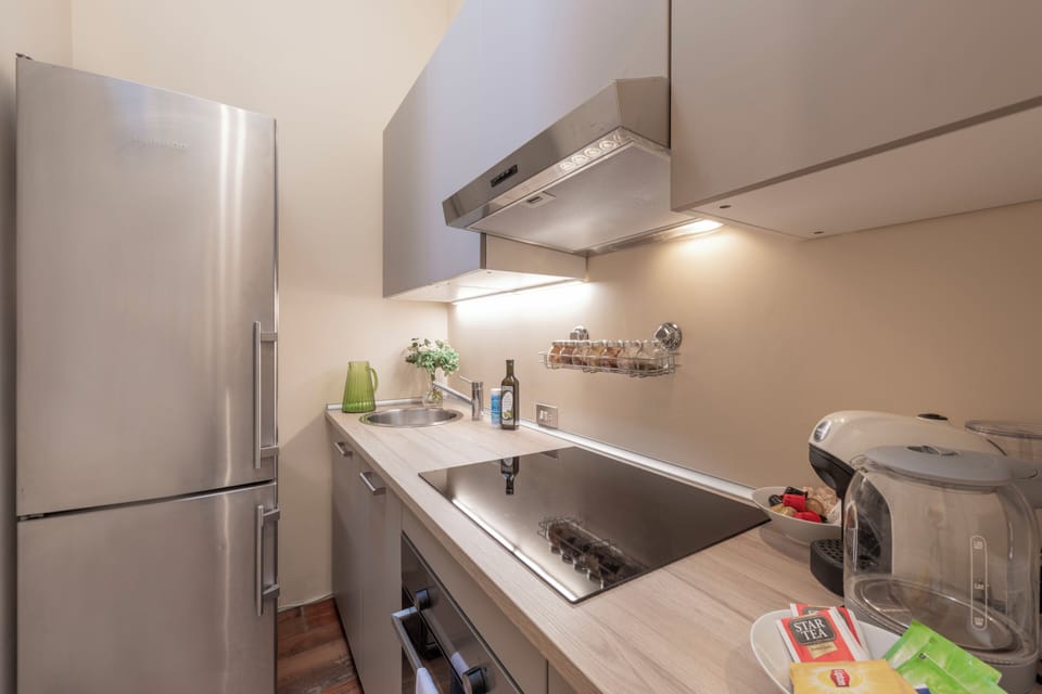 Superior Apartment | Private kitchen | Fridge, oven, stovetop, dishwasher
