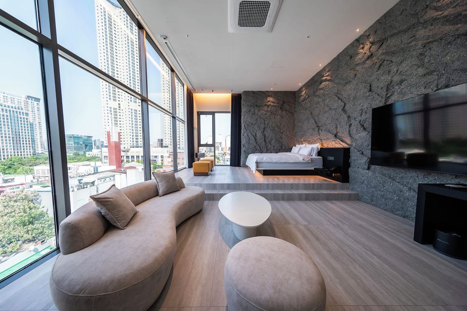 AU VIP, City View | Premium bedding, down comforters, free minibar, desk