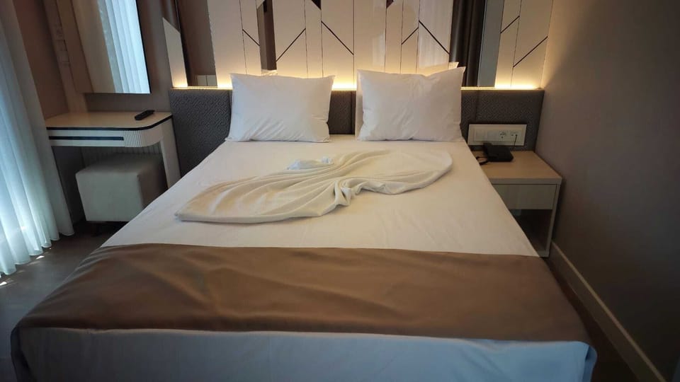 Standard Double or Twin Room, Non Smoking | Premium bedding, free WiFi, bed sheets