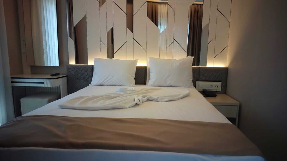 Standard Double or Twin Room, Non Smoking | Premium bedding, free WiFi, bed sheets