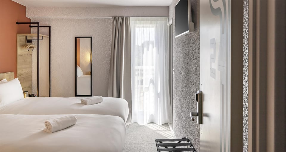 Standard Room, 2 Twin Beds, Non Smoking | View from room