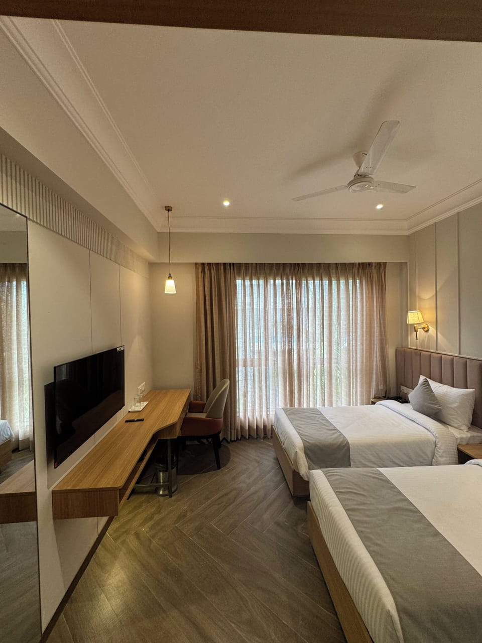 Standard Room | Premium bedding, down comforters, in-room safe, iron/ironing board