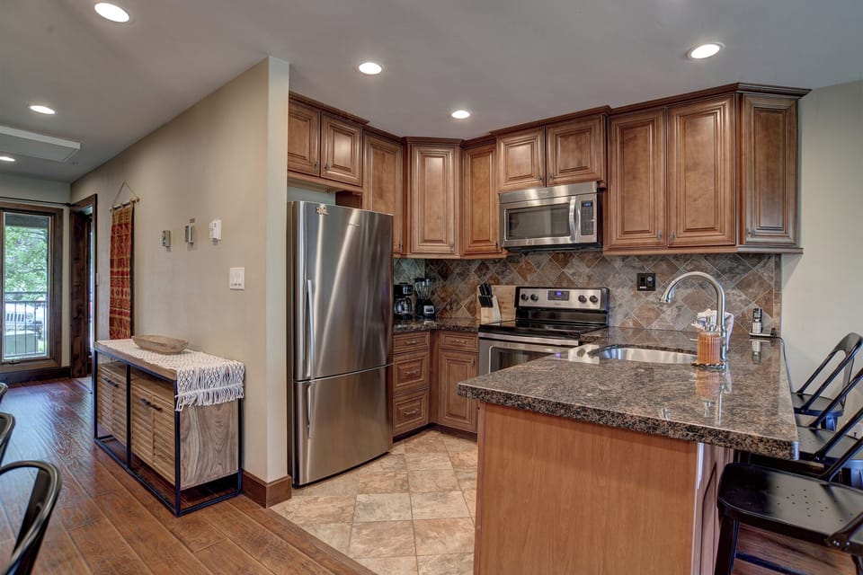 Full Kitchen