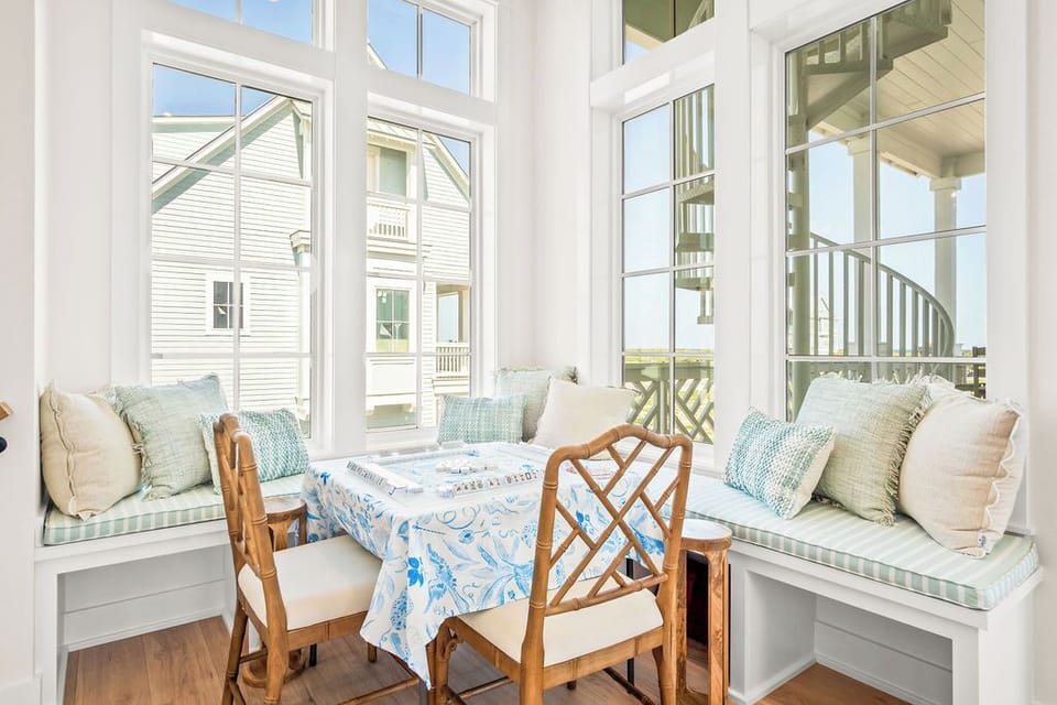 Breakfast Nook, 2nd Floor