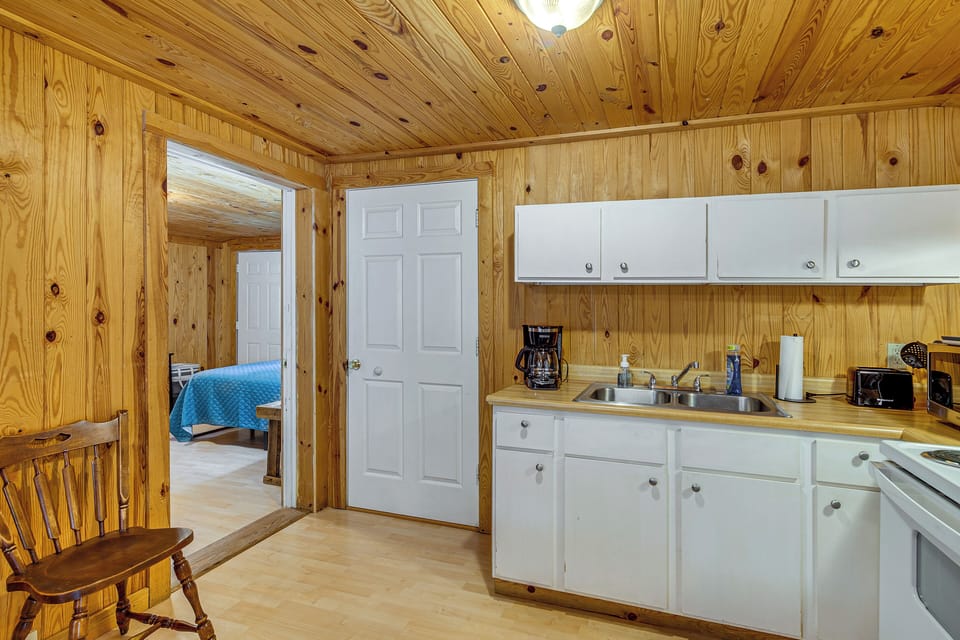 House (2 Bedrooms) | Interior