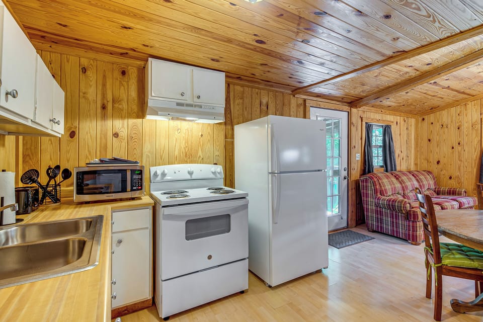 House (2 Bedrooms) | Interior