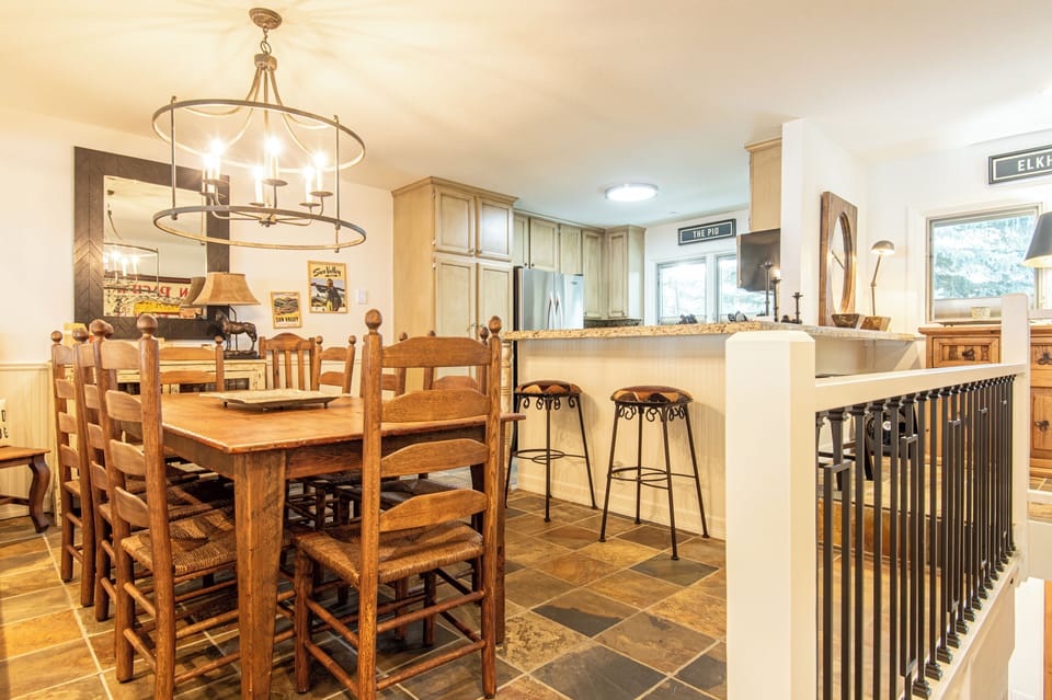 Dining/Kitchen