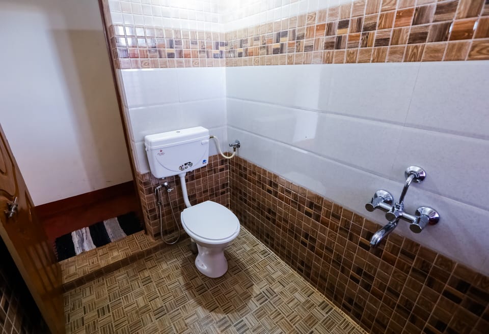 Family Room | Bathroom | Shower
