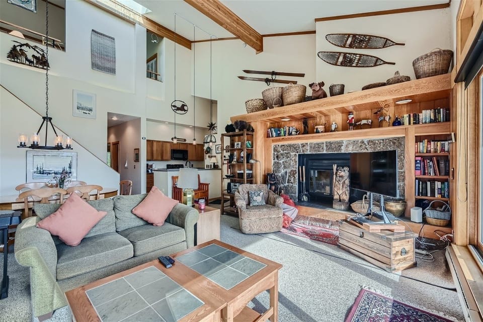 Condo, 2 Bedrooms | Living area