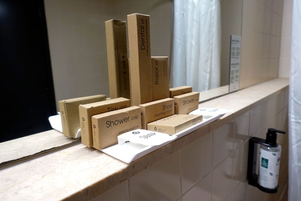 Combined shower/tub, deep soaking tub, towels, soap