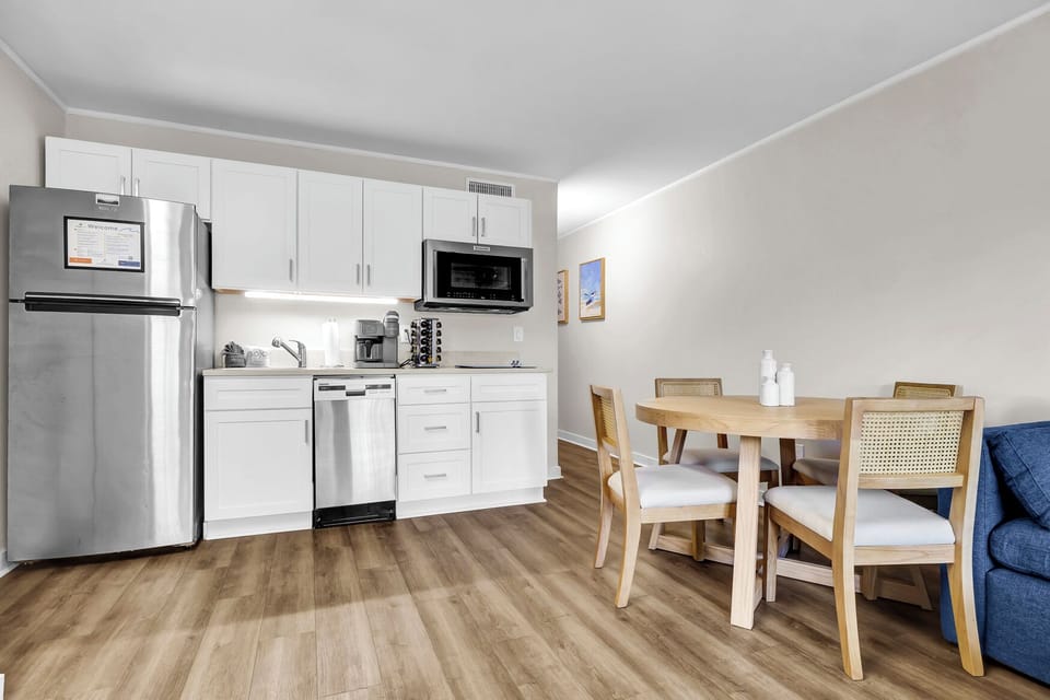 Kitchen and Dining Space for Four