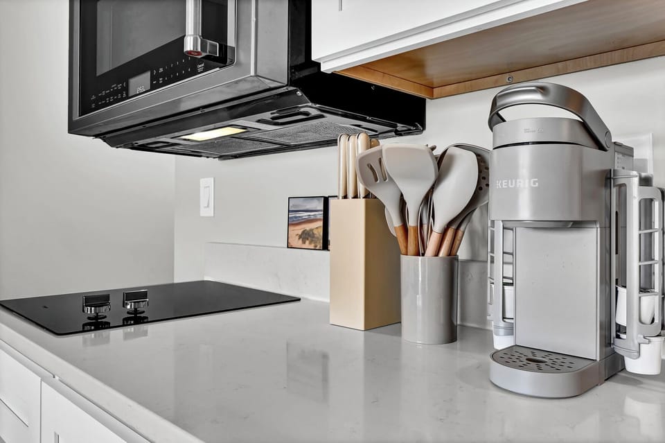 You will enjoy the combo Keurig that can even make iced drinks