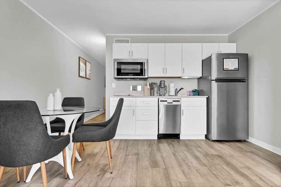 Kitchen and Dining Space for Four