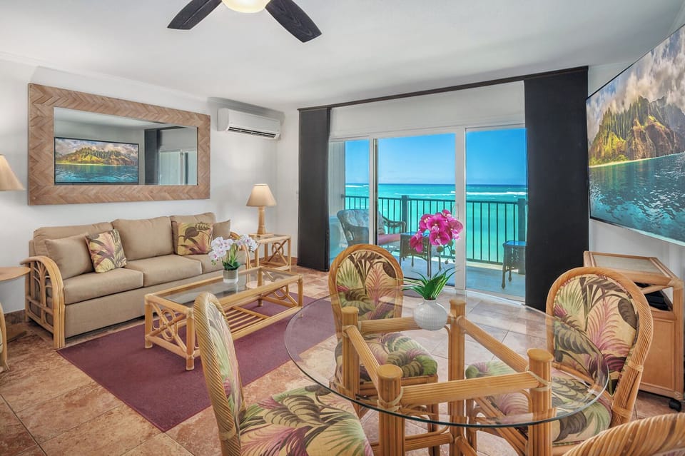 Pono Kai A306 Oceanfront Living Room