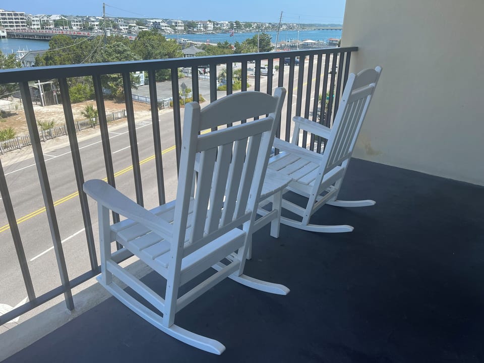 private balcony overlooking Banks Channel