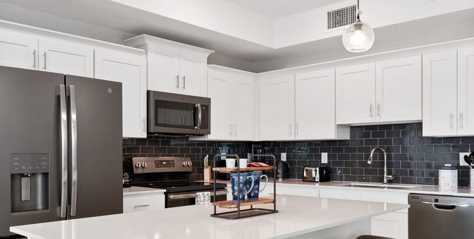 Fully Equipped Kitchen#Disney #Parks #kingdom #springs #StoreyLake #resort #Apartment #Vacation #Rental #waterpark #Kissimmee #Orlando #universal #citywalk