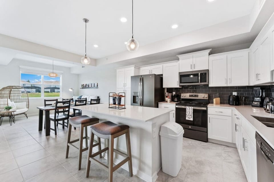 Kitchen Island#Disney #Parks #kingdom #springs #StoreyLake #resort #Apartment #Vacation #Rental #waterpark #Kissimmee #Orlando #universal #citywalk