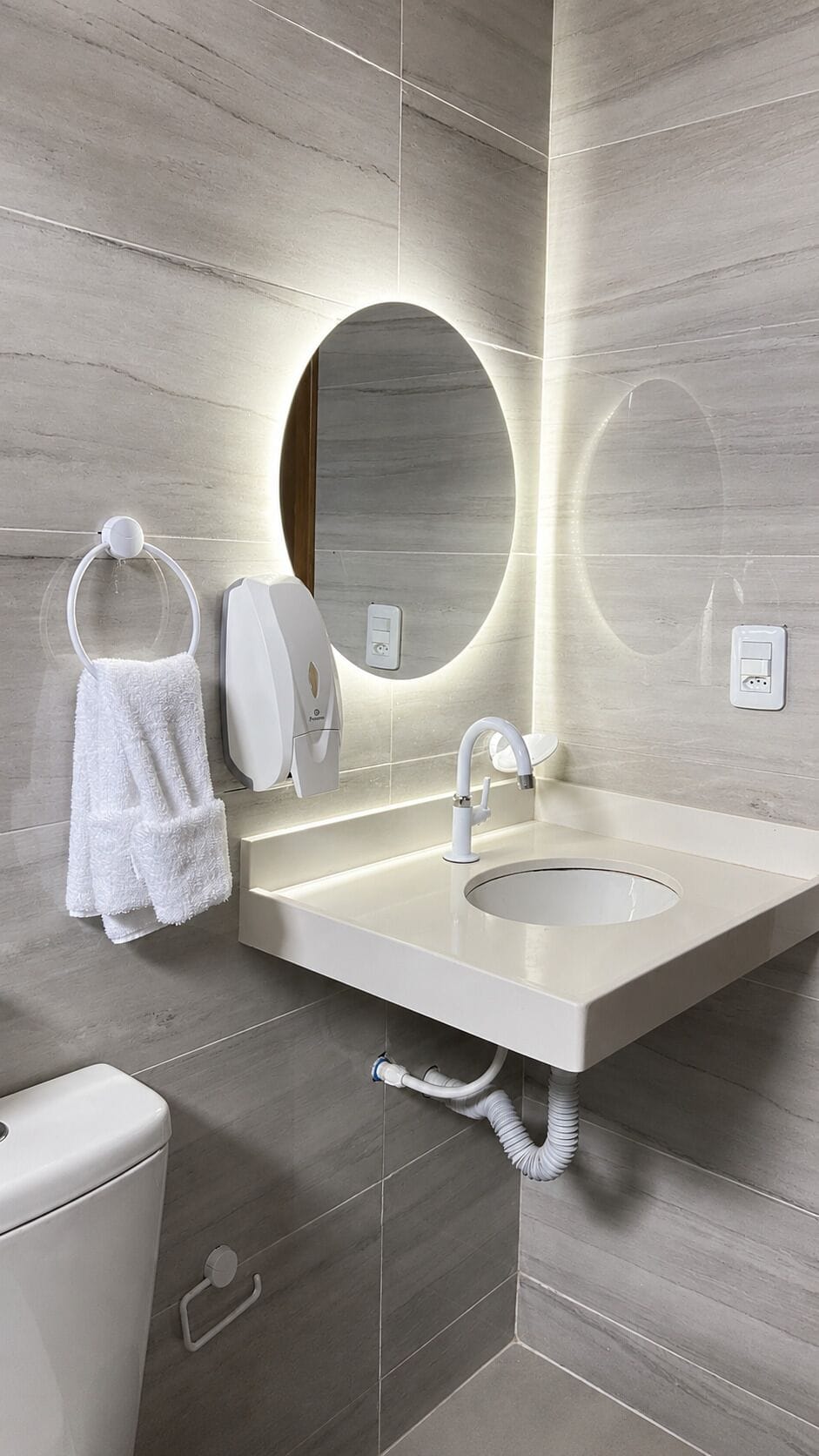 Deluxe Twin Room, Pool View | Room amenity