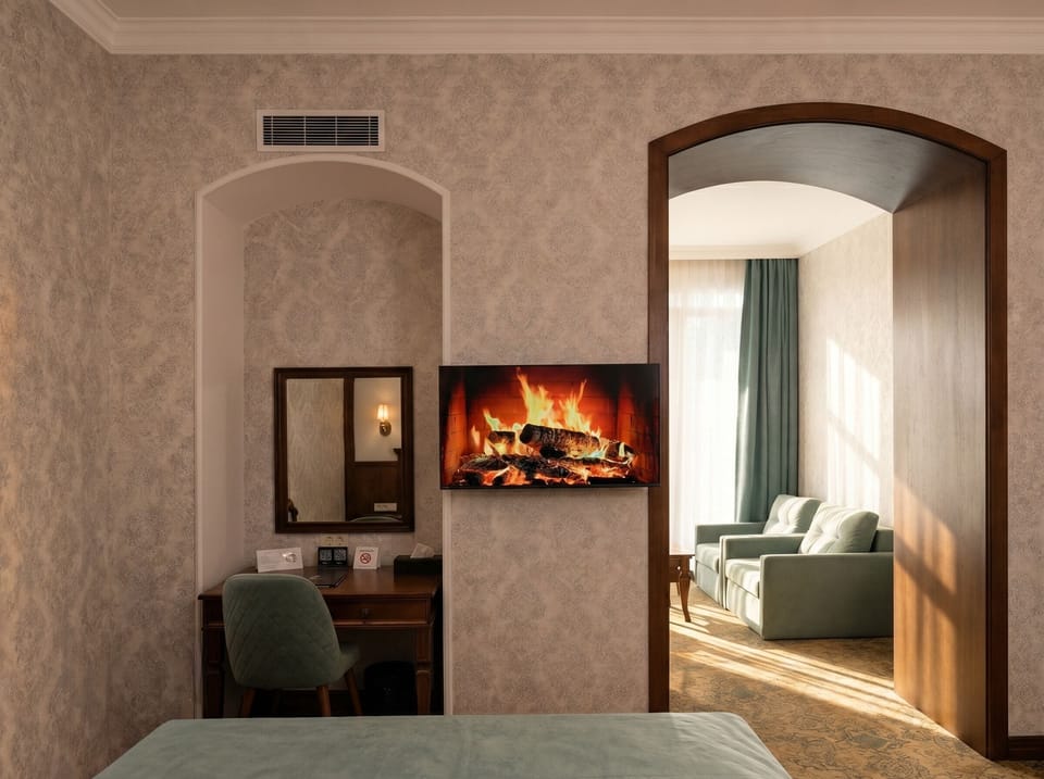 Junior Double Room | Frette Italian sheets, premium bedding, desk, soundproofing