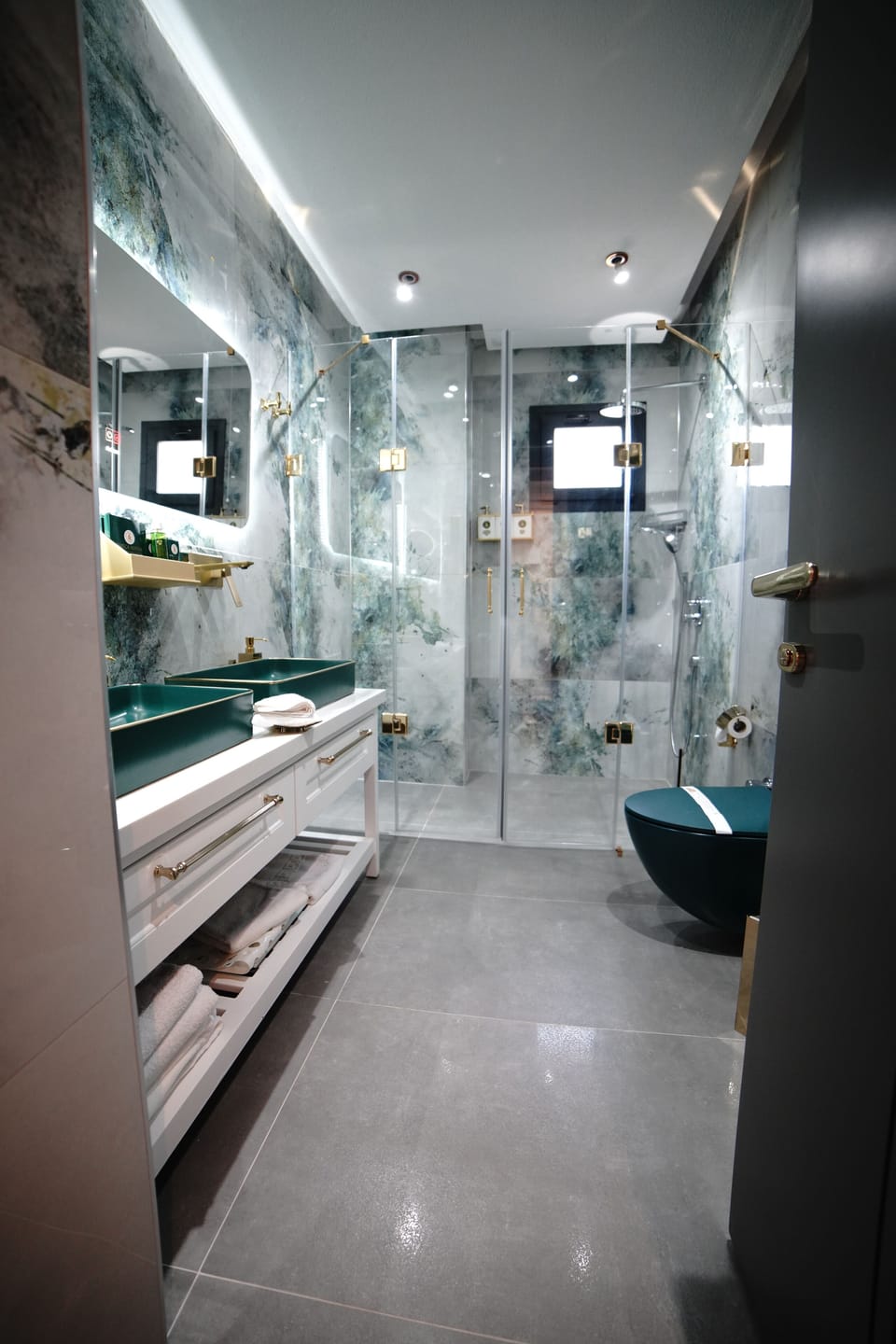 Romantic Studio Suite, Balcony, Sea View | Bathroom | Combined shower/tub, jetted tub, hydromassage showerhead