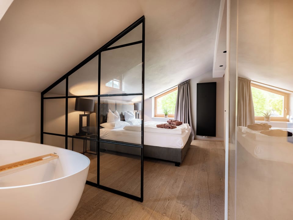 Suite | Down comforters, in-room safe, blackout drapes, soundproofing