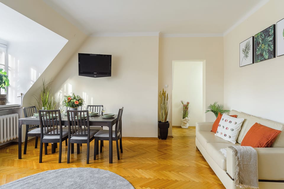 Comfort Apartment | Living area | Flat-screen TV