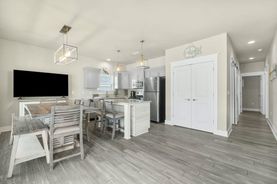 House, Garden View | Living area | Flat-screen TV