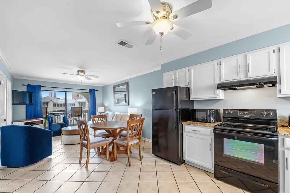 Condo, Multiple Beds (Las Palmas 225) | Interior