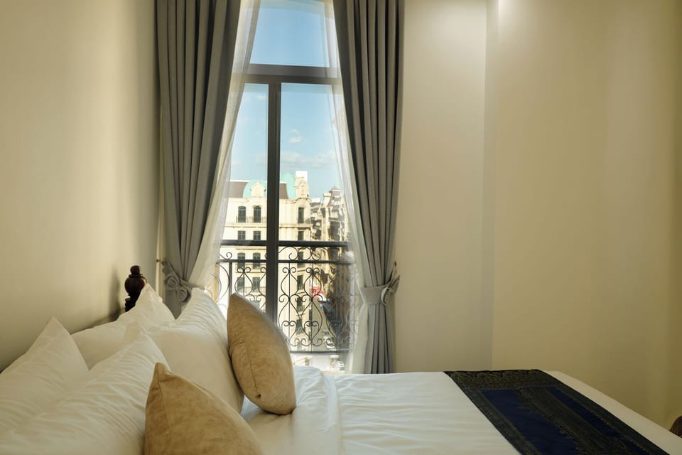 2 Bedroom Apartment | Premium bedding, pillowtop beds, soundproofing, free WiFi