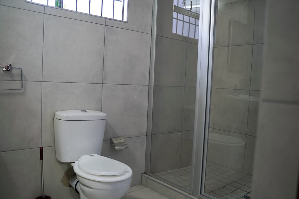 Deluxe Apartment, Garden View | Private kitchen | Fridge, cookware/dishes/utensils