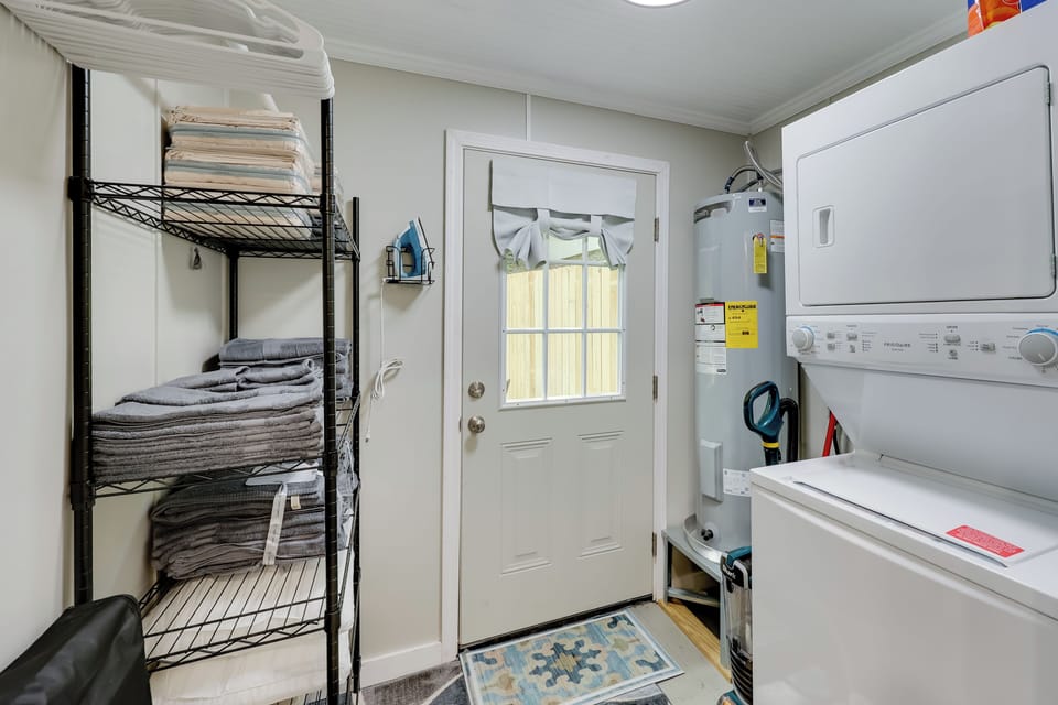Laundry Room | Washer & Dryer