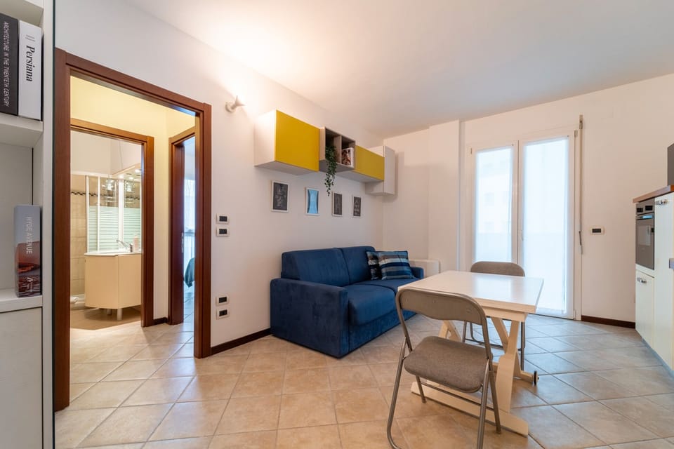 Apartment | Living area | 32-inch TV with digital channels