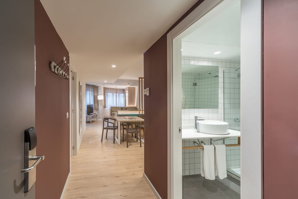 Superior Apartment, 1 Bedroom, 4 people | In-room safe, desk, laptop workspace, blackout drapes