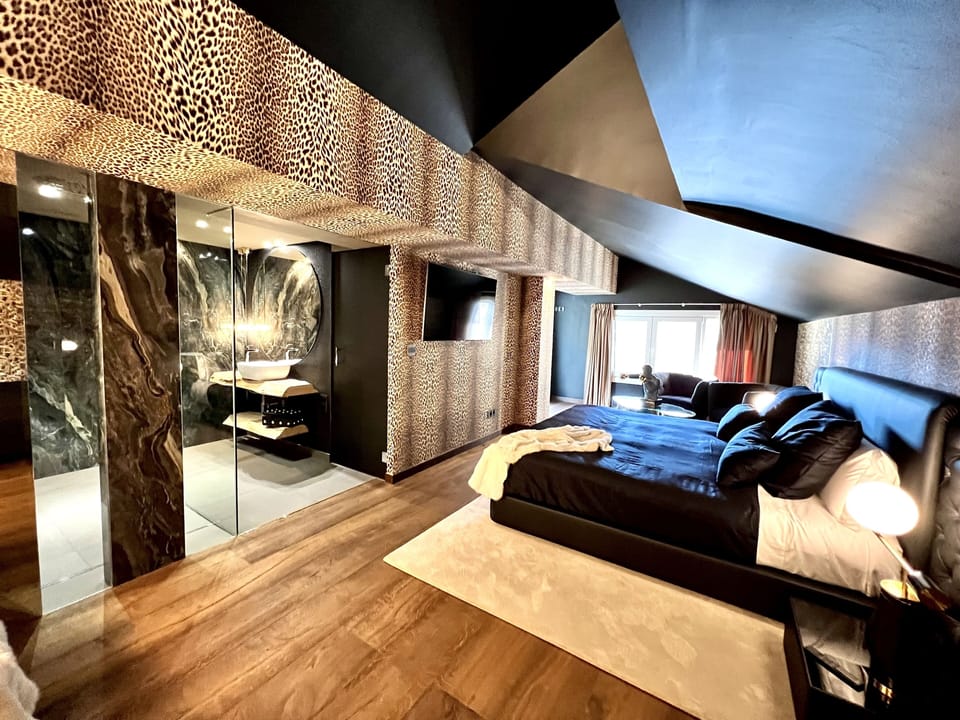 Junior Suite | Premium bedding, minibar, in-room safe, desk
