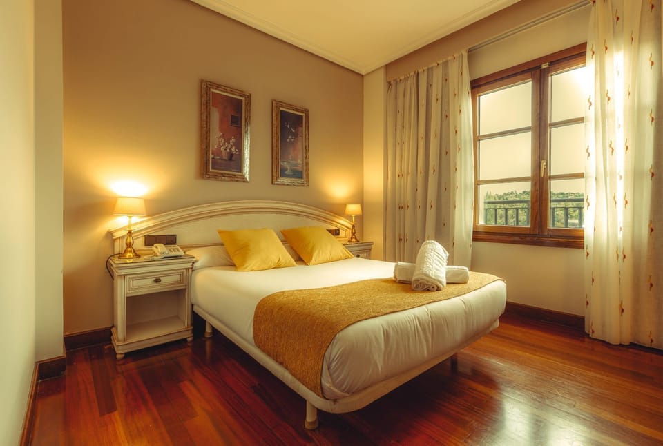 Basic Double Room | Desk, blackout drapes, soundproofing, free WiFi