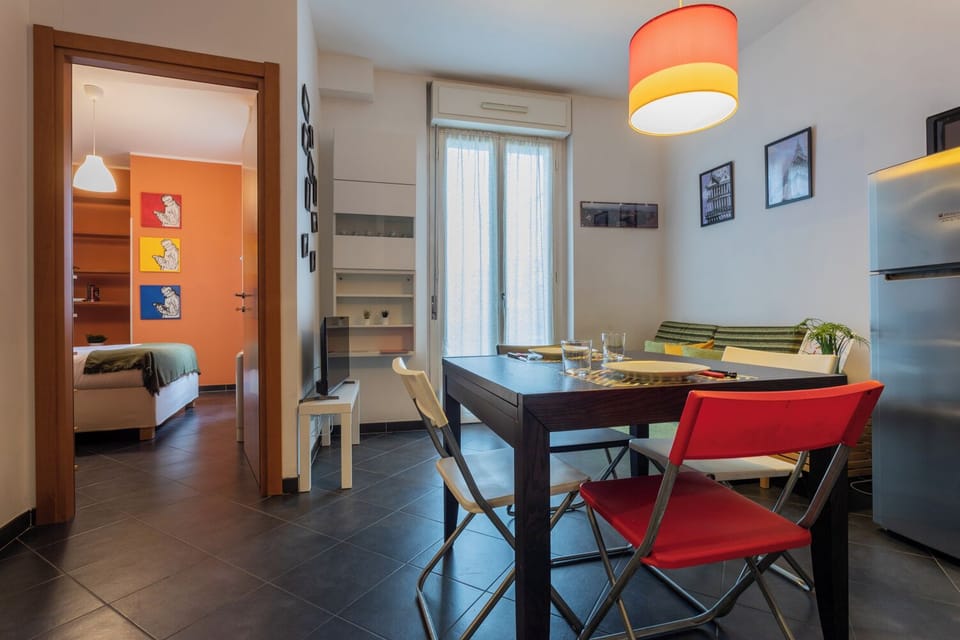 Apartment, Balcony | Living area | 32-inch flat-screen TV with cable channels