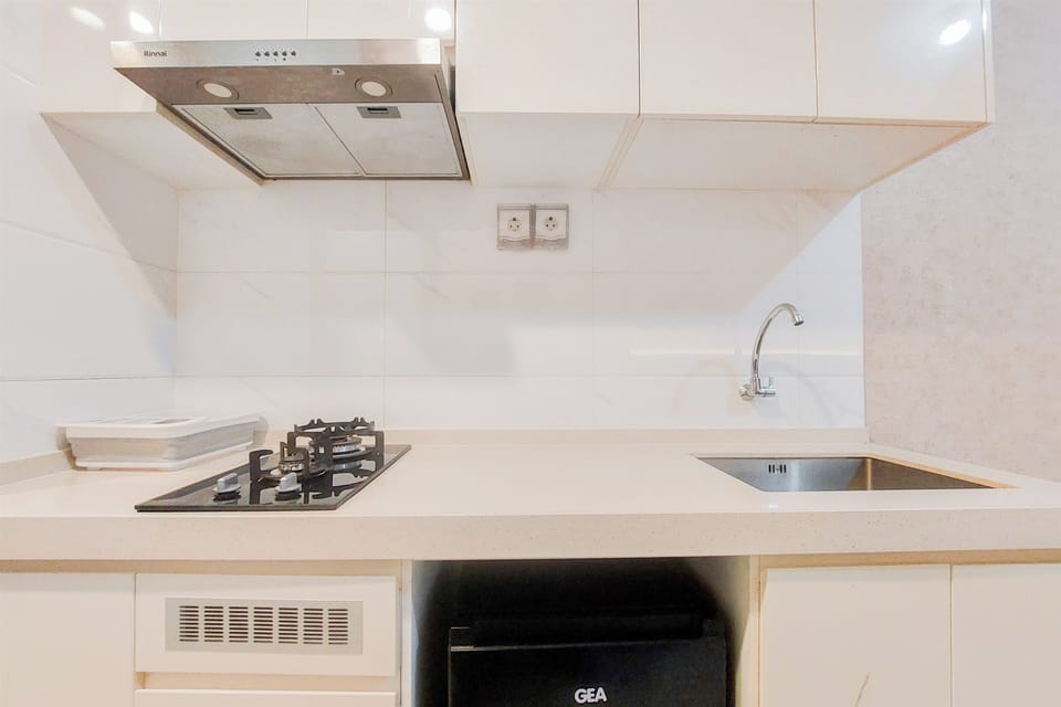 Deluxe Studio | Private kitchen | Stovetop, electric kettle