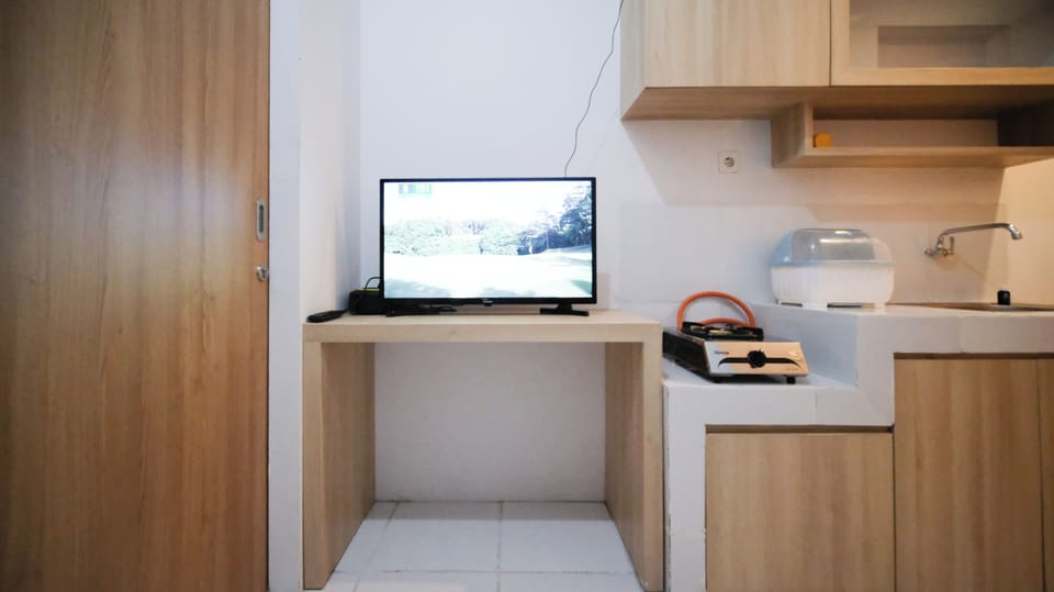 Deluxe Apartment | Living area | Offices