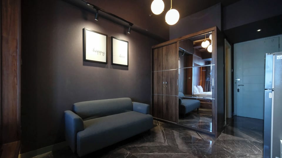 Deluxe Studio | Living area