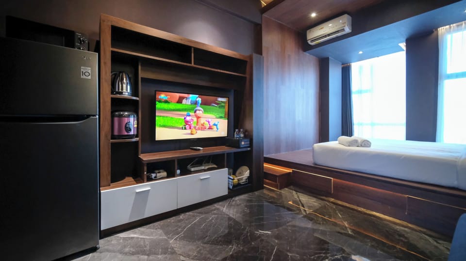 Deluxe Studio | Living area