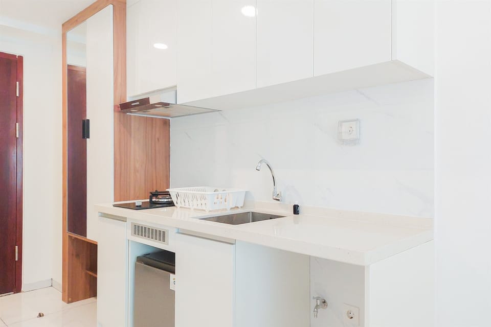 Deluxe Studio | Private kitchen | Mini-fridge, stovetop