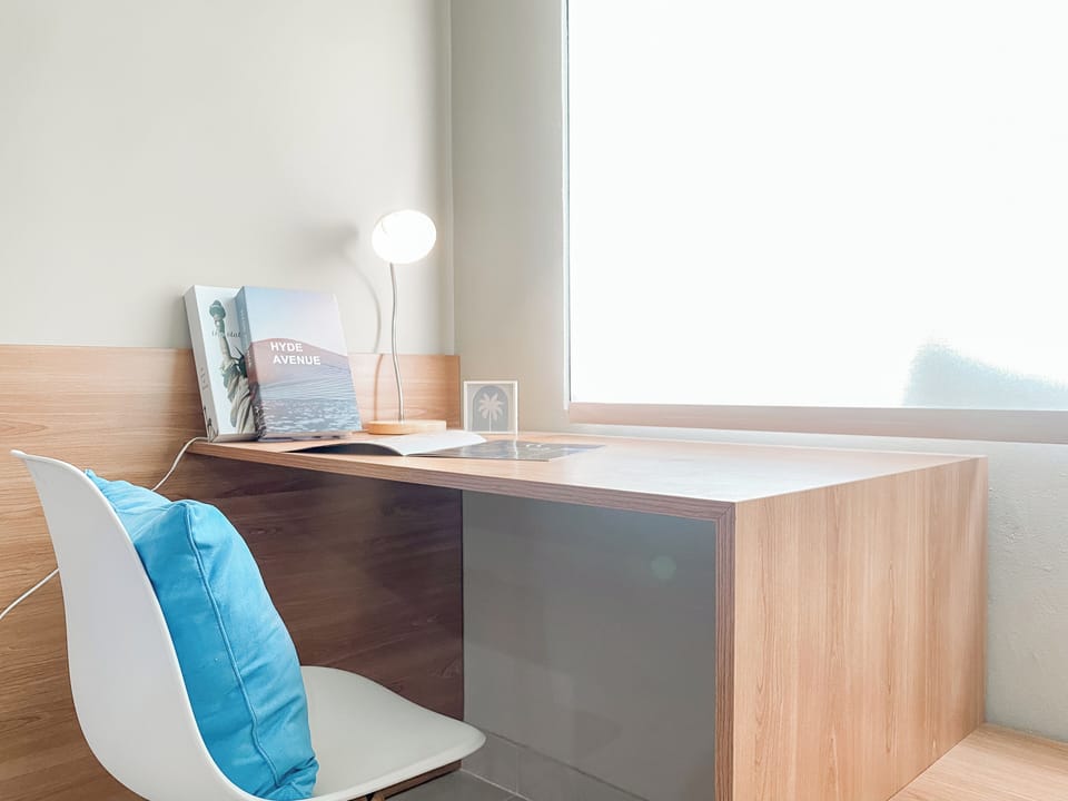 Deluxe Studio | Living area
