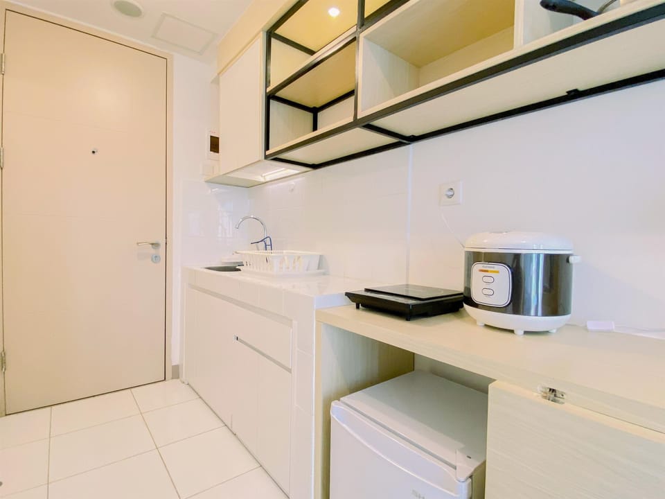 Studio | Private kitchen | Mini-fridge, stovetop, rice cooker, dining tables