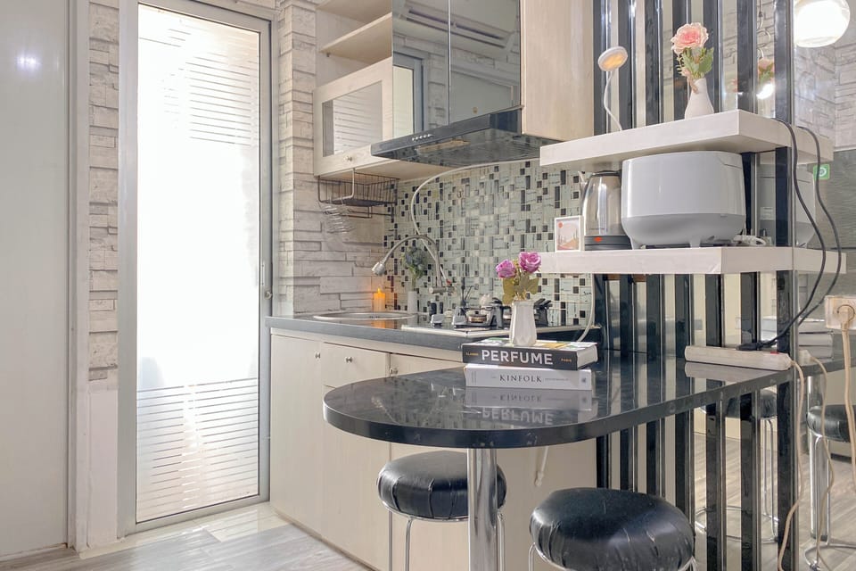 Apartment | Private kitchen | Fridge, stovetop, electric kettle, rice cooker