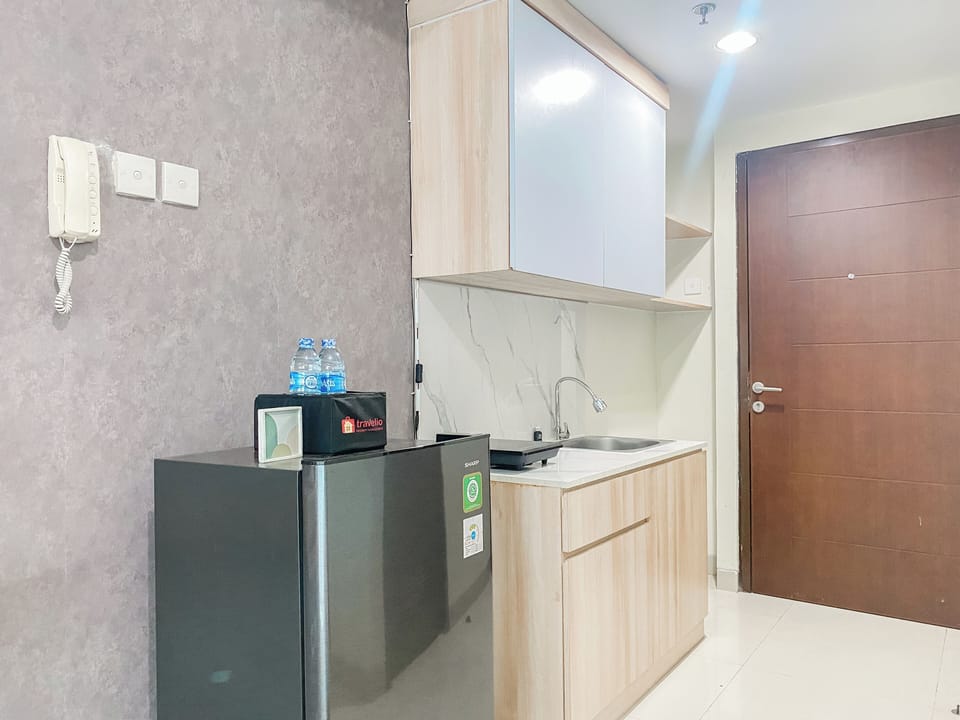 Fridge, stovetop, rice cooker