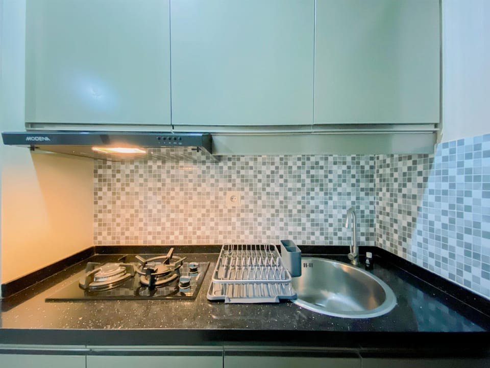 Apartment | Private kitchen | Fridge, stovetop, rice cooker, dining tables